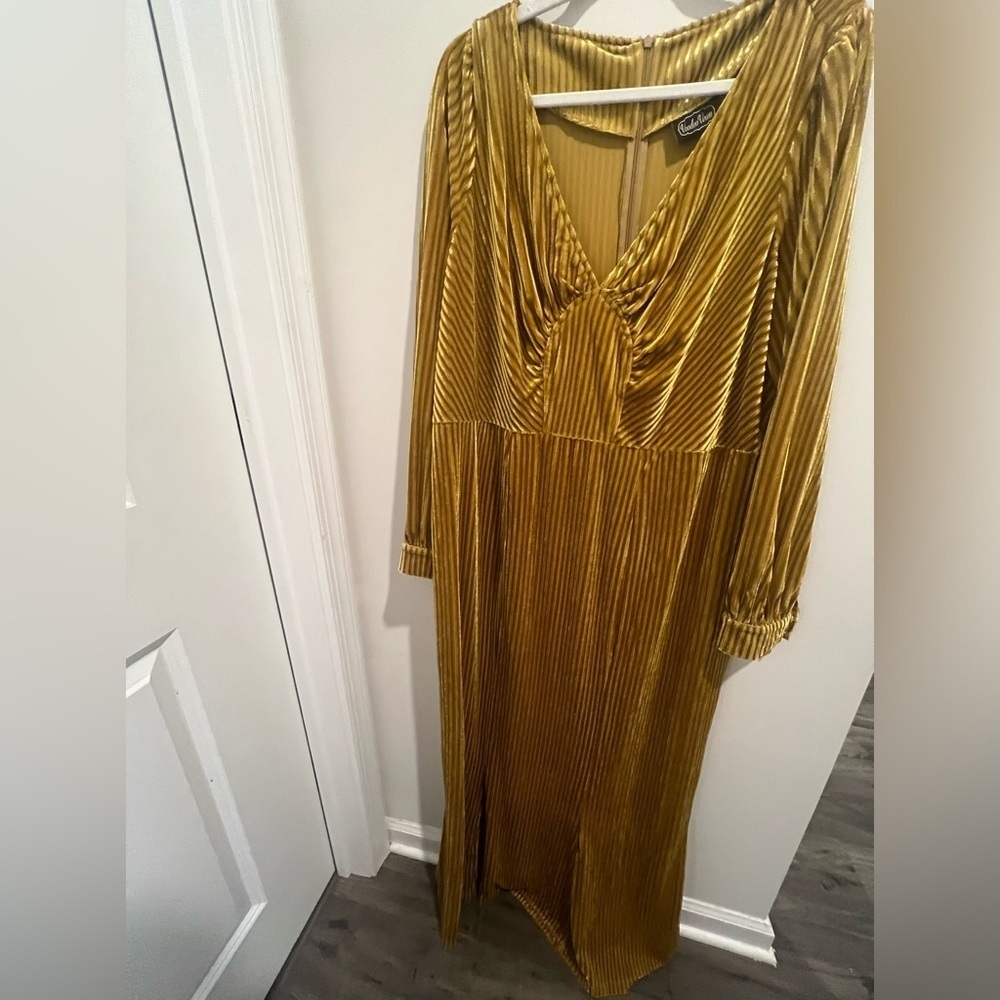 Voodoo Vixen Edith Velvet Jewel Dress - Picture 3 of 11